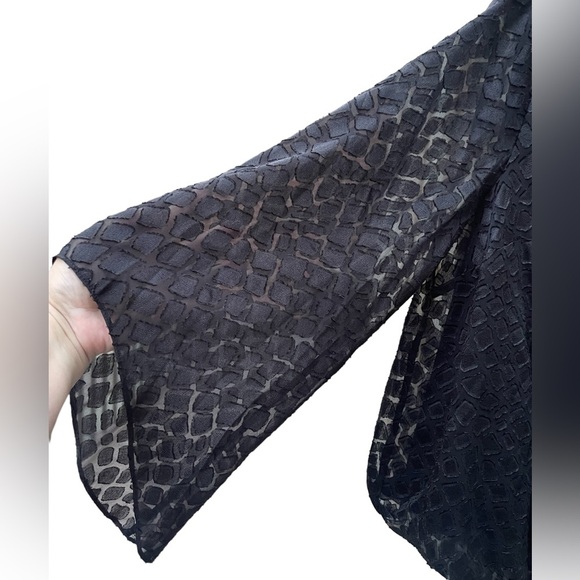 🔥🖤Alfani women’s blouse size 1X with dramatic angel sleeves. BEAUTIFUL! - Picture 2 of 7